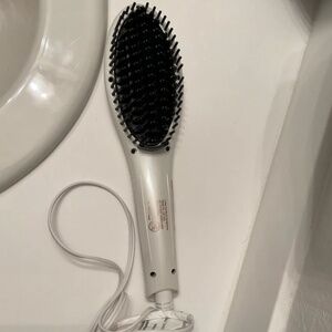 Hot Brush straightener